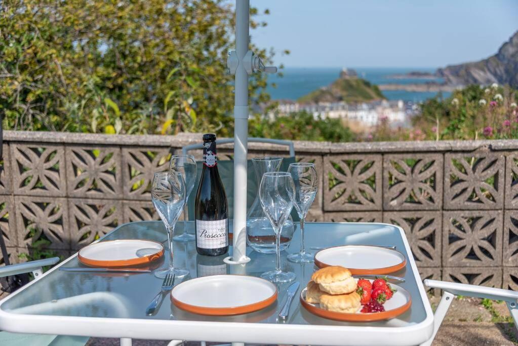 Апартаменты The Tempest, Sea Views, Coastal & Rural Walks. Ильфракомб Экстерьер фото
